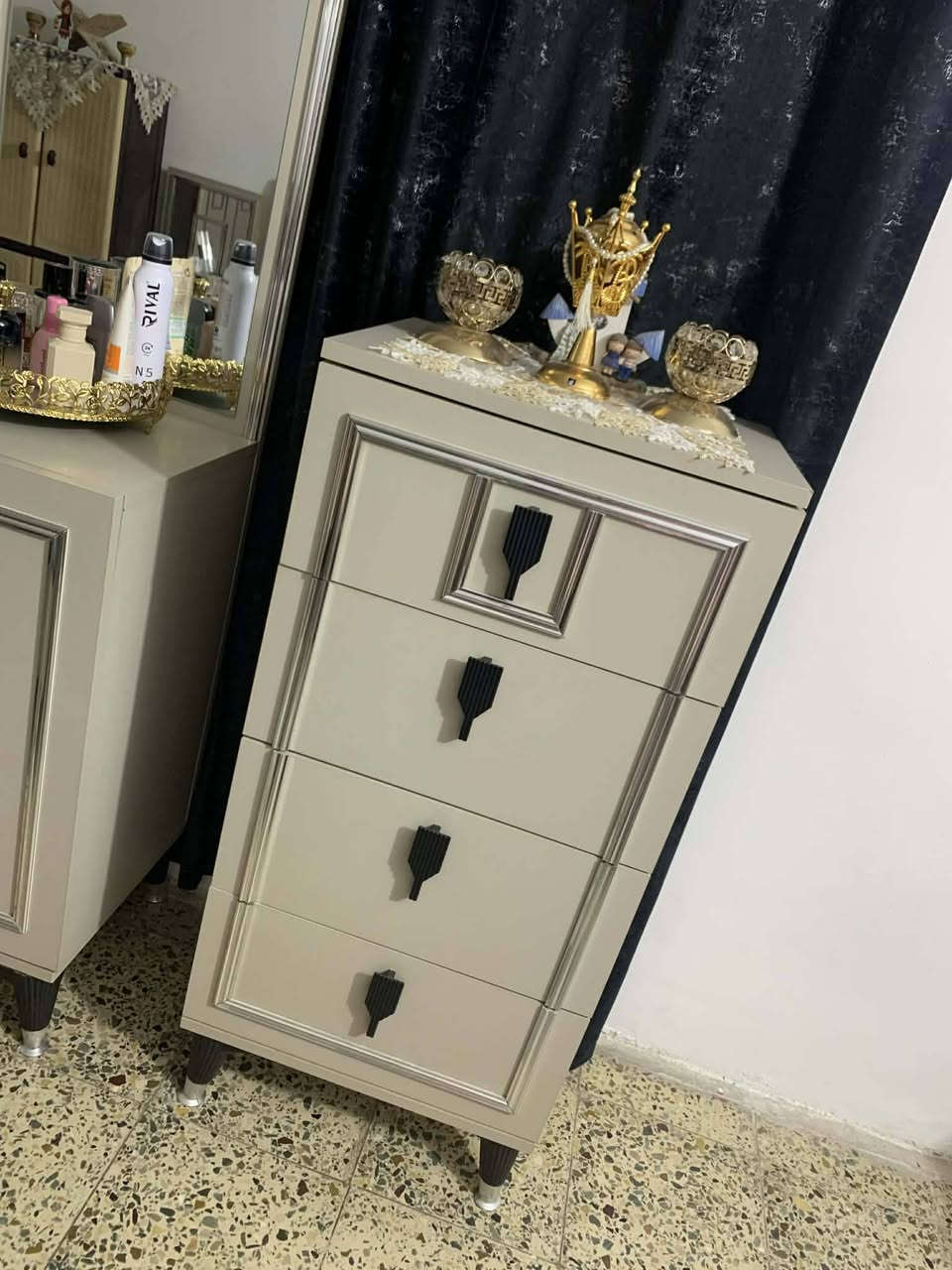 السلام عليكم غرفه اخت الجديده ١٠ قطع المكان غزاليه ٨٥٠ قفل قفل مو شراي يدخل خاص


**إذا كنت صاحب هذا الإعلان وتريد حذفه لأي سبب، رجاءا أرسل رسالة إلى الدعم الفني**