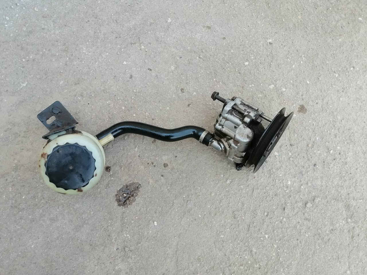 سلام عليكم غراض سياره بيكم دير كابريته +دينمو +باور+سلف+باور كريت +فان +راديتر / ويل 15 المكان ذي قار رقم ***********
