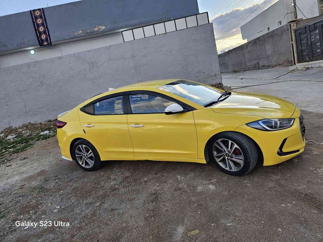 سلام عليكم اخوان للبيع افانتي موديل ٢٠١٨ نص فول بيه باب الخلفي السايق بدل بدون داخل شرط الدواخل مكينه جيدي اي بيه بدايه شرط التحويل ول قرمات ول كاله بيه كم بقصه بل سقف بدون كابون رقم نينوى جديد السعر١٣٠ بجال قليل  باقي تفاصيل على تصال*********** فقط بيع
