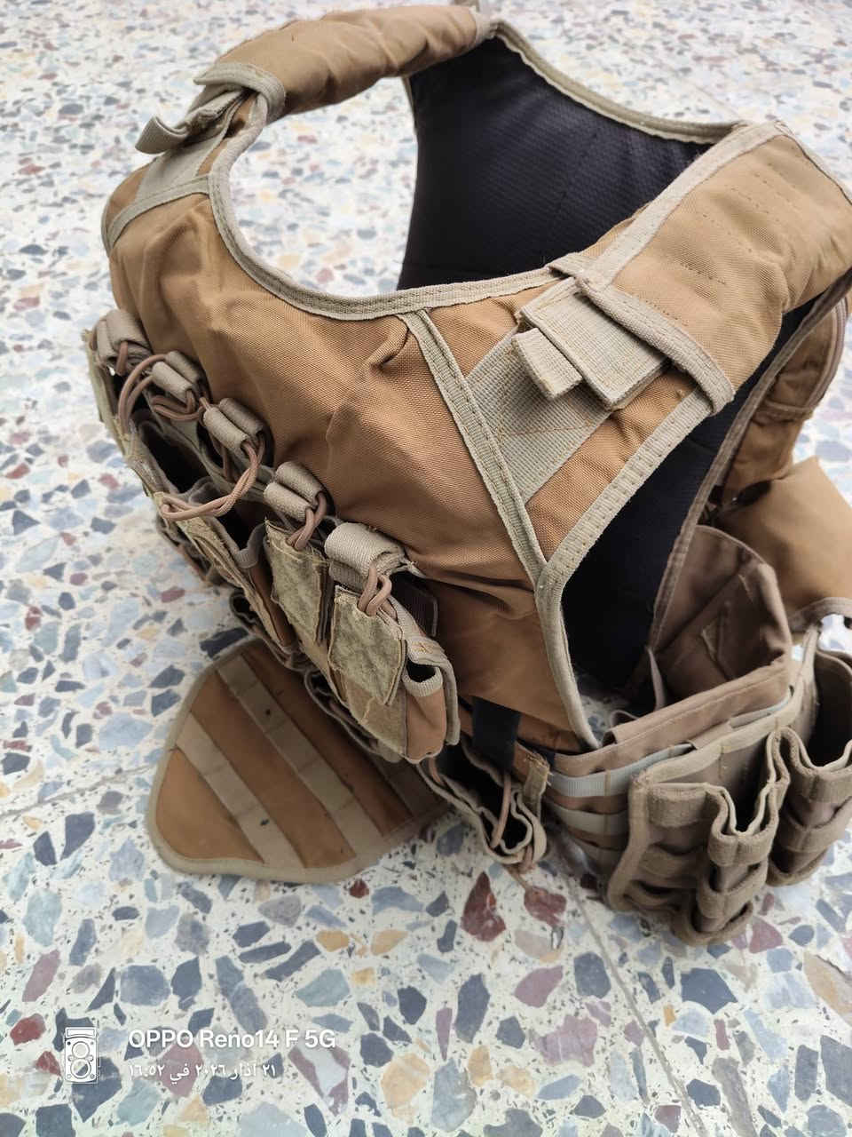 غراض عسكرية سعر مناسب شلع بدون عمله ب 50 الف قفل سعر اخو البلاش درع نضيف مرتب جعب داخليه وخارجيه حلو مشلح 
مطري عسكري جديد 
كسارات 
نطاق رفيع 
نطاق عريض اصلي 
جفوف صوف 
كلهن شلع ب 50 الف قفل مكاني بغداد الحسينية بالبداية قرب مطعم الامير على الشارع قريب كلش الشراي يجي خاص او يتصل هذا رقمي ***********
