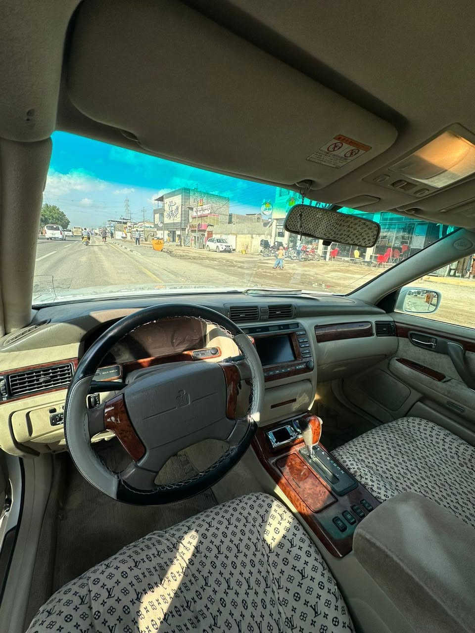 مراوس ترهم ---

للبيع – جنون / ملكة البيع رقم بصره مشروع وطني 

قرار 48 – كفالة عامة (ما عدا كصة القمارة)

• 4 دكم  أصل
• تحكم ستيرن
• بردة خلفية
• ثلاجة + تبريد خلفي
• تخم تاير جديد
• مكينة ديفور جبير
• 4 كشنات كهربائية
• تبريد ثلج تحويرت نجف

📍 الموقع: البصرة
💰 السعر: 115
***********
⏱ التحويل: ثاني يوم
