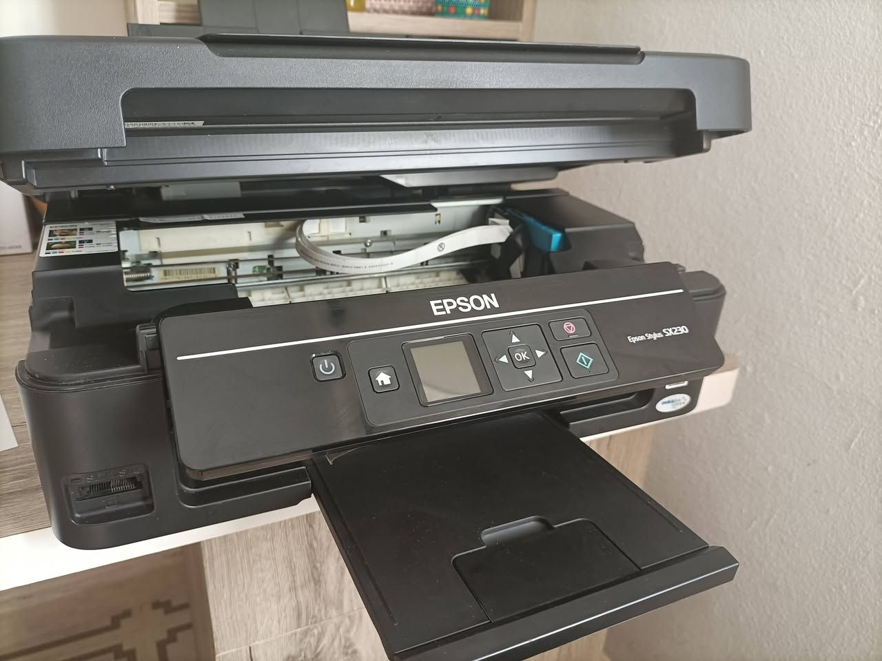 طابعة Epson Stylus sx230 للبيع نظيفة وتمشي مليح,مناسبة جدا للاستخدام المنزلي  والمتكبي,فقط تحتاج تنظيف او تعديل رآس الطابعة(الالوان غير واضحة)
📌التوصيل متوفر مع مكتب world express🚚
✅اللي مهتم يبعثلي فالخاص prv


**إذا كنت صاحب هذا الإعلان وتريد حذفه لأي سبب، رجاءا أرسل رسالة إلى الدعم الفني**