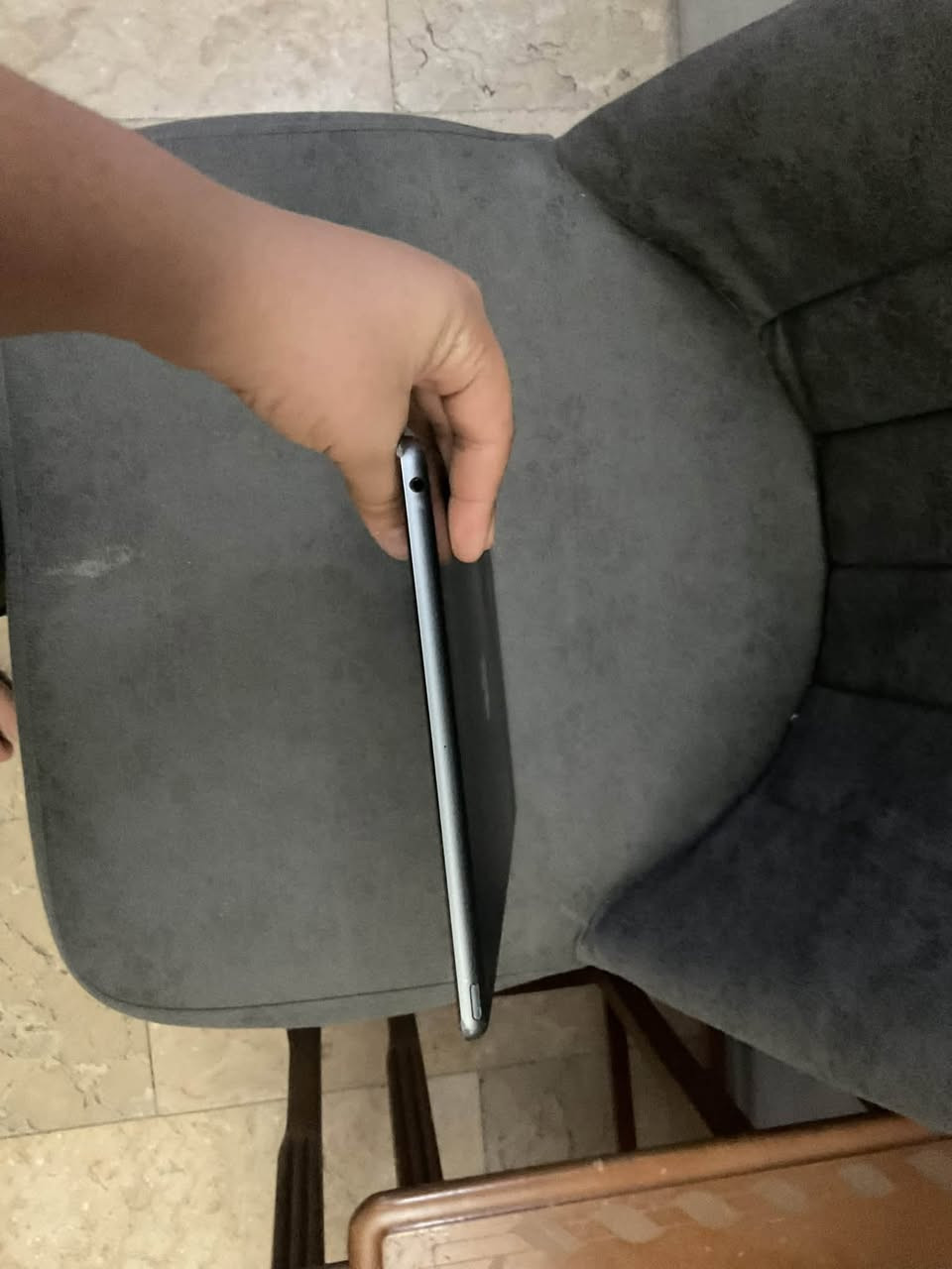 سلام عليكم ايباد٨للبيع جهاز مبدل شاشه وبيها كسر مثل ما موضح بس ابد ابد ما امأثر عل المس سعره١٥٠بي مجال مكاني لعداد حي قاهره بدون كارتونه وملحقات ستفسار ***********
