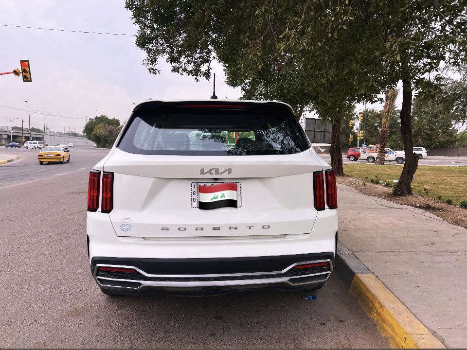 السلام عليكم
سورنتو 2022بسعر التوسان😅
-خليجية
-بصمة تشغيل
-جنطة كهرباء
-تبريد شاشة
-ثلاث قطع تبريد
-شاحن وايرلس 
-سبعة راكب
-حساسات امامي وخلفي
-كاميرا خلفية وشاشة ابل كار بلي 
-كراسي كهرباء

حبايب السيارة جدا جديدة    ومكينة 2500 اربعة سلندر  وماشية 49. الف بيها ربع الدعامية البلاستيك صبغ وسعرها 249$ ومكاني بغداد-السيدية 
للاتصال: ***********
