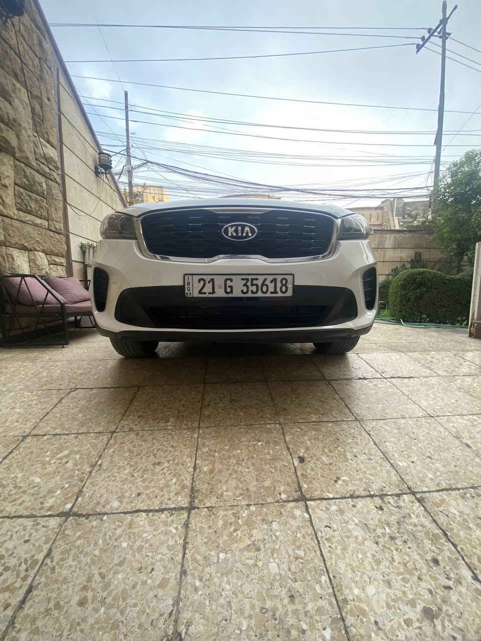 سلام عليكم 
سورنتو 2020 ابيض امريكي
السعر 200 
مكينه 2400gdi
سبعه راكب 
حادثها بابتنين سطحي بدون دواخل وشوي من جاملغ الخلفي 
بدون ايرباك 
شاشه كبيره 
تحكم ستيرن 
انظمه قياده 
بدون بصمه 
للتواصل *********** 
مكان الكراده ساحه الواثق
السياره بأسمي تريد تحويل او وكاله
