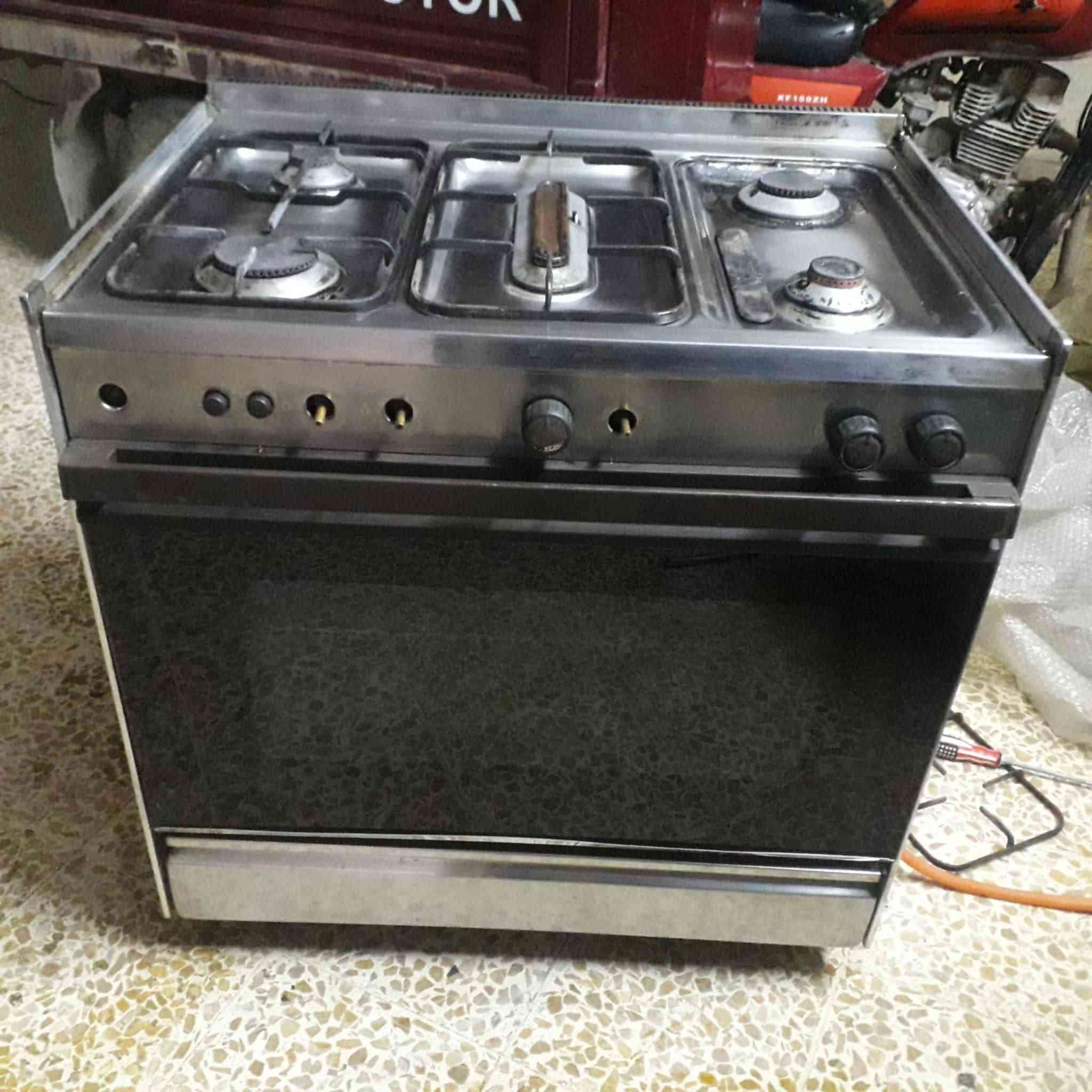 طباخ ايطالي استيل  
٥عيون 
فنرن شغال
سعر ٦٠ الف 
موبايل /واتساب ***********
