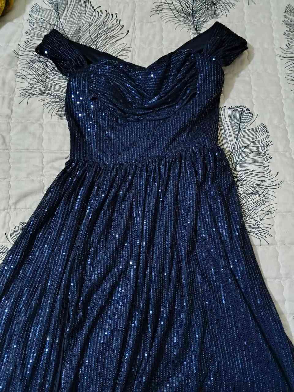 السلام عليكم بنات فساتين للبيع كل فستان وسعره وقياسه جو الصوره والله بنات كلهن ملبوسه  لبسه وحده  حطيت صورهم بل حقيقه وبل عارضه بل واقع بعد احله بهوايه في


**إذا كنت صاحب هذا الإعلان وتريد حذفه لأي سبب، رجاءا أرسل رسالة إلى الدعم الفني**