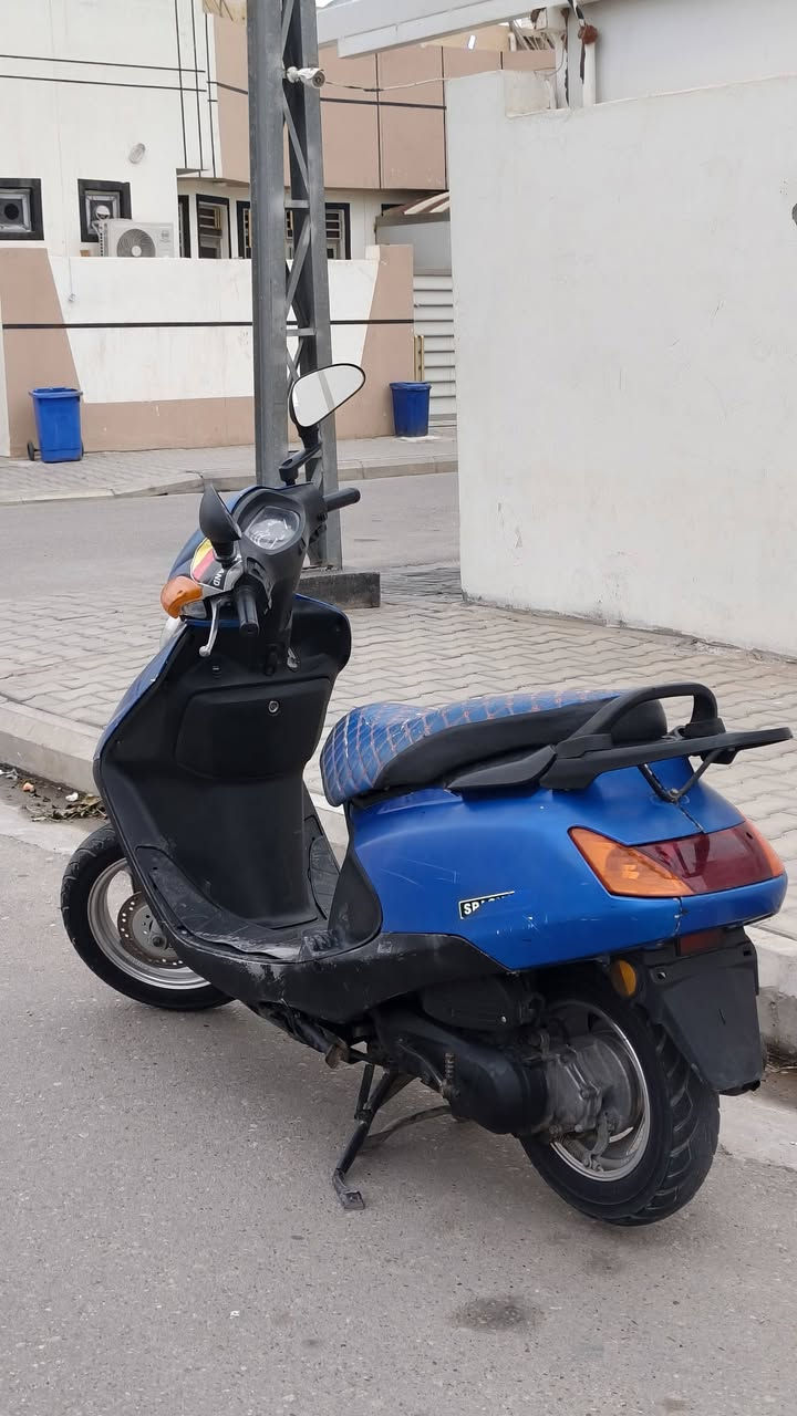 سبيسي ماليزي نضيفه كل نقص ما بيـه وكلشي شغال بيه كهربائيات نگره وسلف وهندر السعر ٥٠٠ وبيه مجال بصيط  مكاني كوت الاتصال ***********
