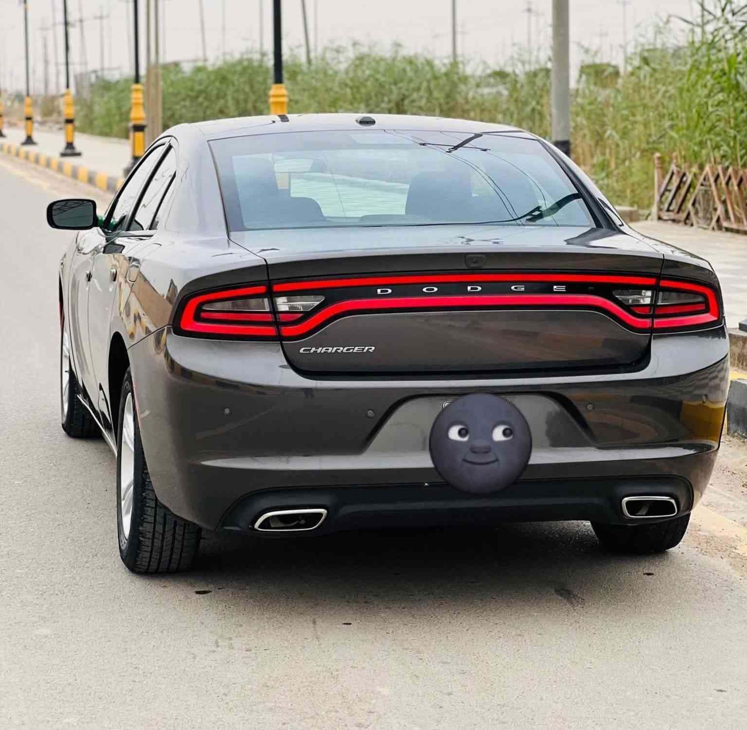 دوج جارجر SXT 2022 كفالة عامة 
محرك V6 3600، كير 8 نمر،
رقم واسط الدولي، شرط التحويل
، كفالة عامة من كل شيء، 
حتى من الشخط  خيل جديده 
دعاميات كبس شركة، 
ما مفتوحات
 داخلية، تقرير يعمل وتسير من أمريكا. 
كتلوكات السيارة كاملة، 
ماشية 47 ألف ميل.
 تشغيل عن بعد، 
كاميرا خلفية دوارة، تبريد
 قطعتين، حساس خلفي،
 كشن كهرباء، كشنات حضن،
 شاشة كبيرة، 
سبير السيارة ما نازل.
السيارة جاهزة من تبريد، 
من تخم تاير جديد، من حدادية، من كهربائيات، كلها وضع شركة 100/100.
السيارة مال جناي، مكفولة
 ونظيفة كلش، أحلى من الصور.
المكان: ذي قار / قلعة سكر.

رقم صاحب سيارة
***********
***********
