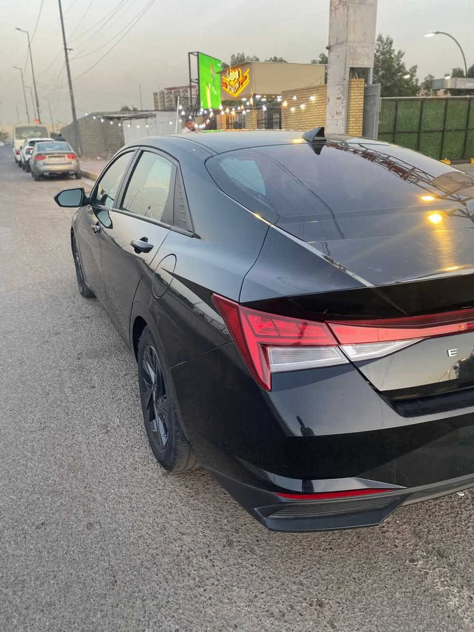 السلام عليكم
للبيع. الانتره هايبرد 

موديل 2023 رقم بغداد إنكليزي 

حادث جامع وبنيد تبديل فقط 
والجاملغ الثاني بي صبغ بسيط 

مواصفات فول عدة الفتحه 

السعر :134 ورقه وبيه مجال بسيط  

مكان السيارة : البياع شارع 13 

الاتصال: ***********
