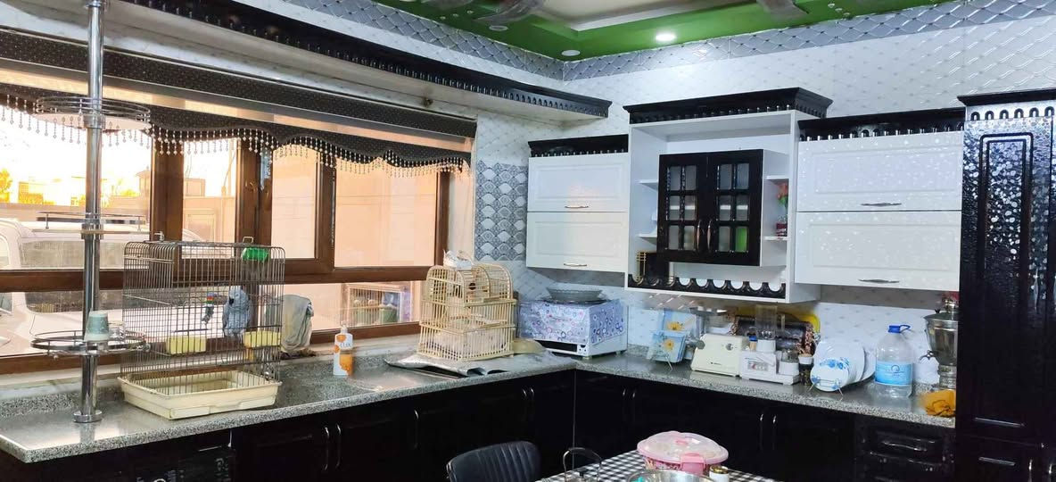 كاونتر للبيع سعر مليون و ١٥٠ الف بيع مستعجل العنوان اربيل فرمان بران *********** أربيل, العراق
