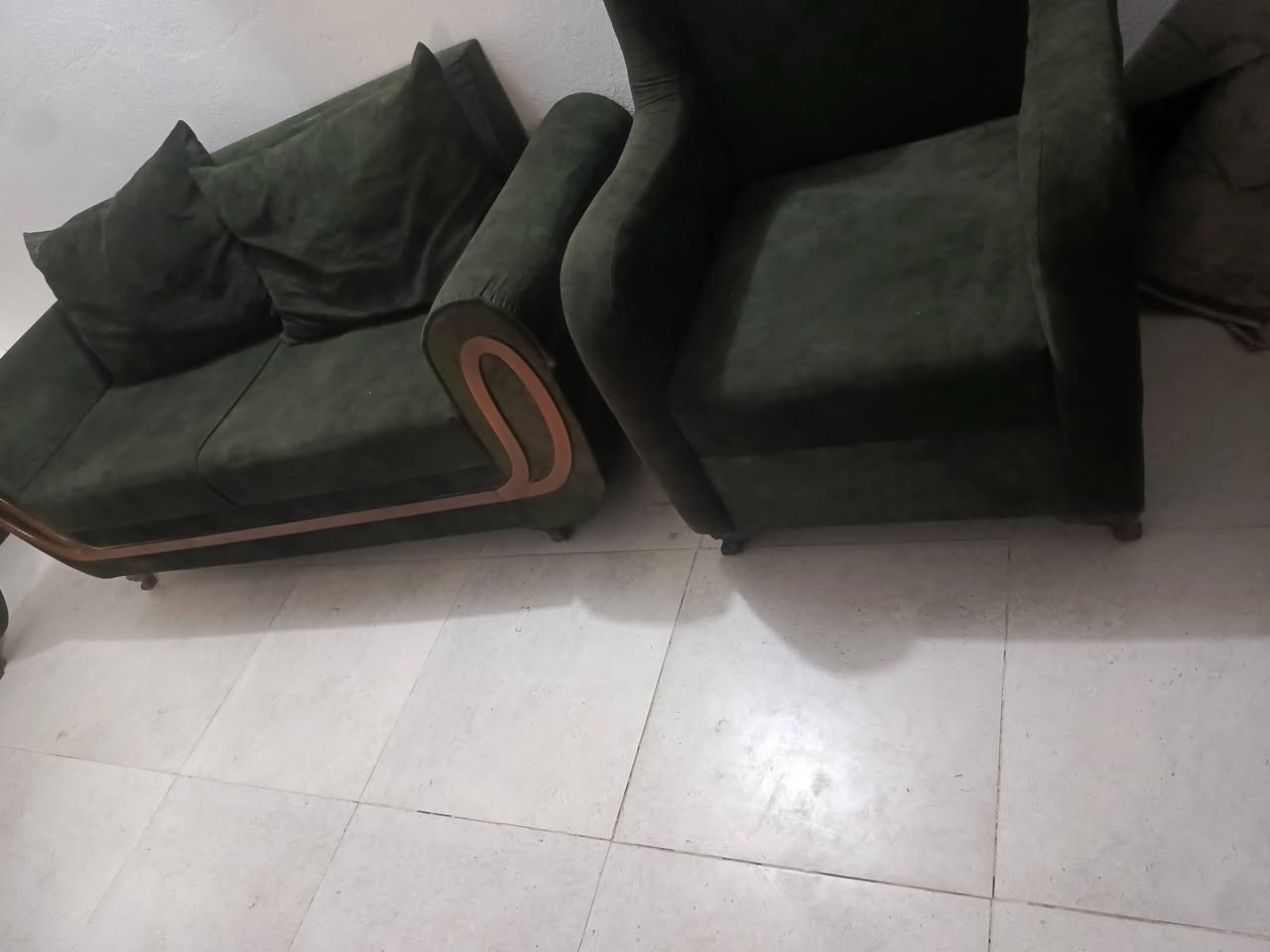 ياالله
تخم تركي 5 قطع نضيف مابي اي ضرر
10 مقاعد سعره 325 وبي مجال للشراي 
المكان
عسكري ثاني شارع الوگفه القديم قرب مصور الخالدي
‏‪***********‬‏
