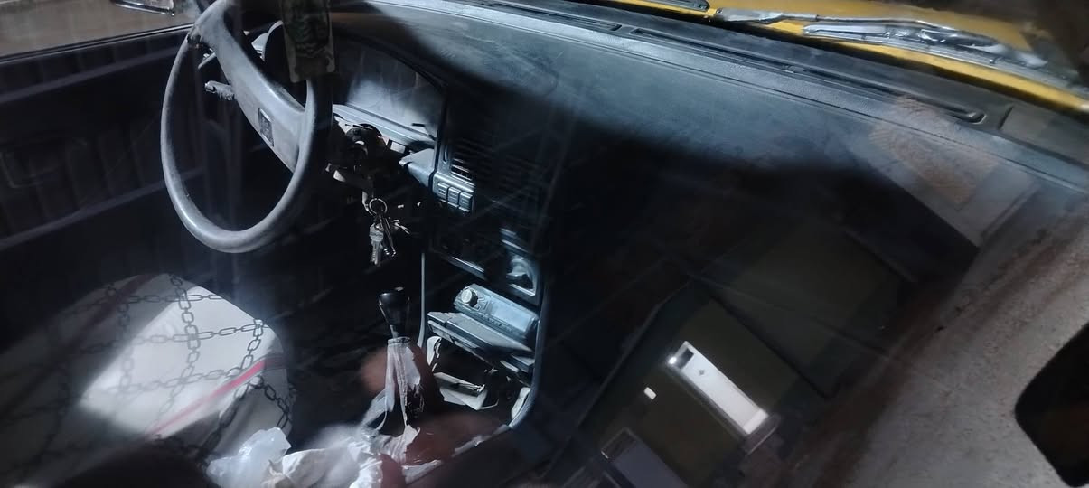 السلام عليكم روى للبيع موديل تسعه رقم انكليزي مداور بنفس الوقت للبيع بسبب الحاجه نظافه تجي تقنع وتاخذها السياره شايله روحه رقمي *********** سعر ١٣ ورقه بسعر رقم بيها مجال للشراي
