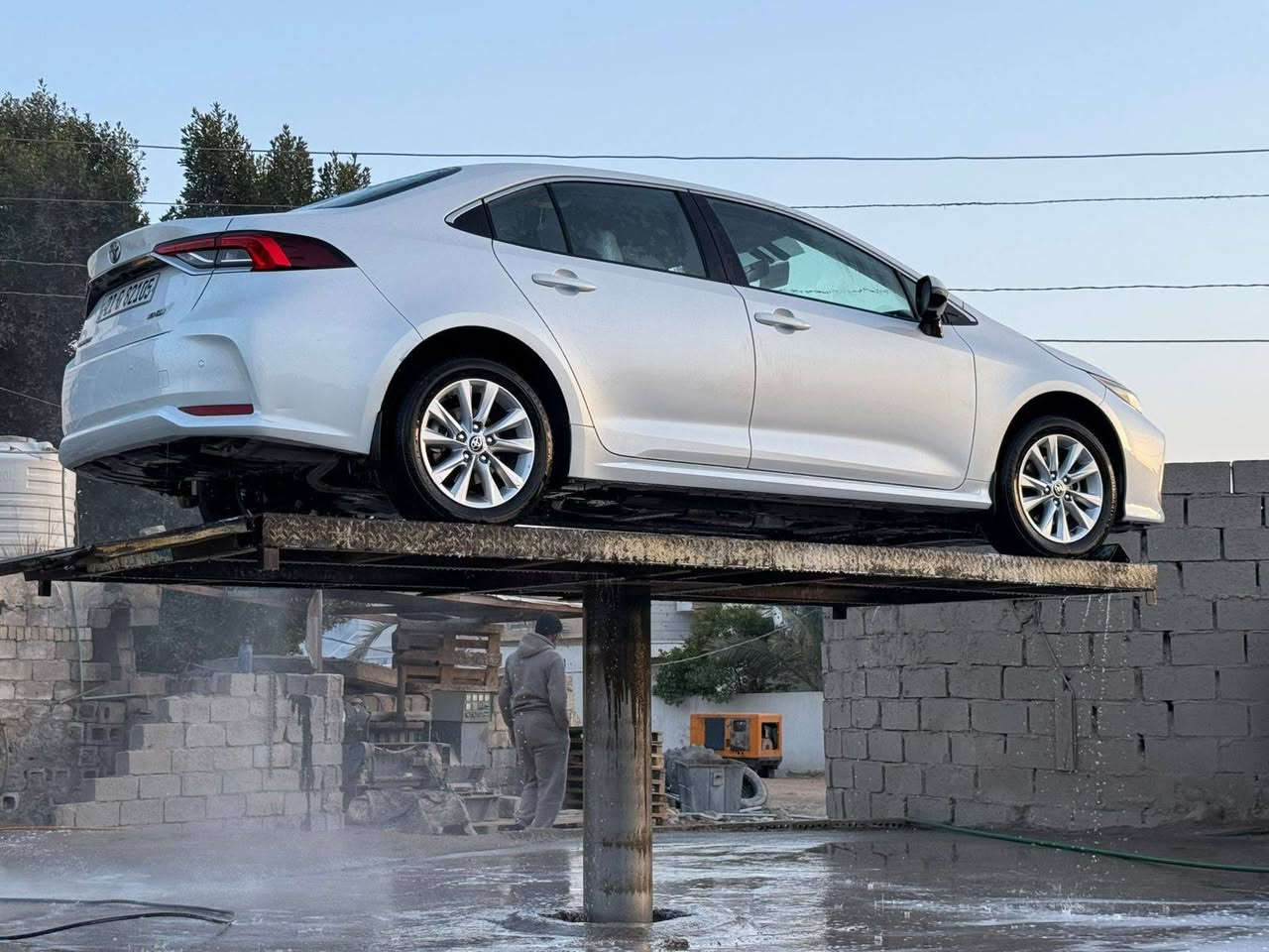 كورلا ساز فول مواصفات فتحه وبصمه وتحكمات جديده بجيس  ياباني اصلي موديل 2023 لون ابيض صدفي مميز ماشيه 30 فقط ومكفوله كفاله عامه حته من الشخط السعر 190وبيها مجال ***********
