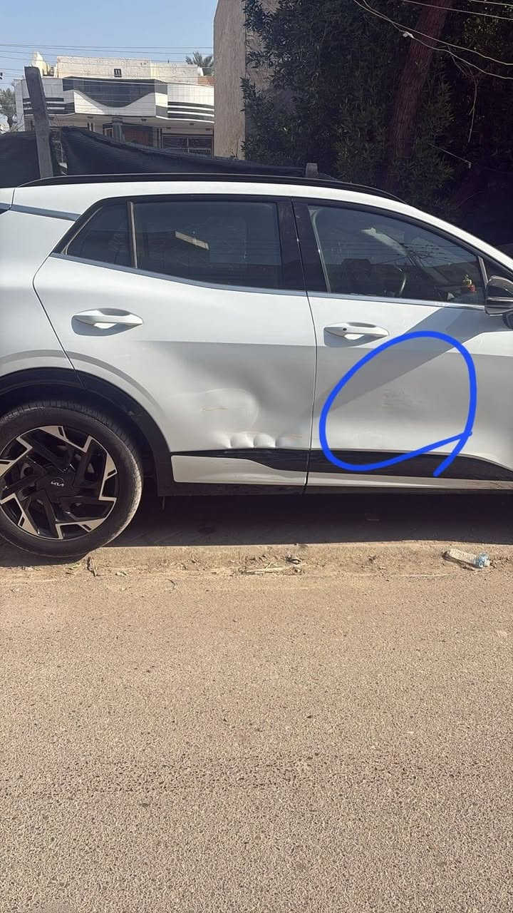 السلام عليكم ..
سبورتج 2025  فول جيتي لاين الدوليه

ماشيه اقل من 3000

بيه بارد  باب عكس السائق وبيه طخه  بالباب الخلفي موضحه بالصور

السعر 255  وبيه مجال

***********

بغداد / الكريعات
