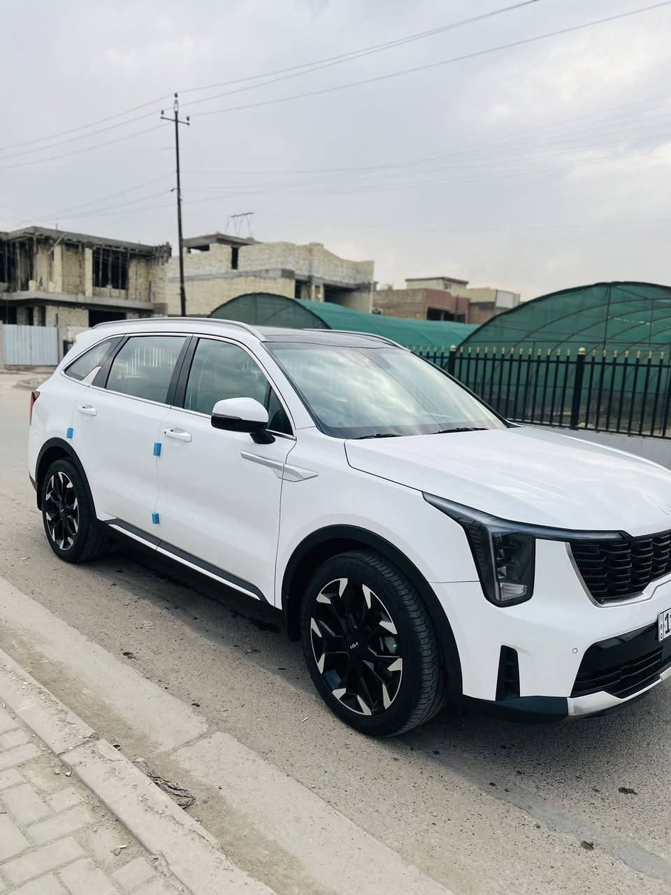 سياره سورنتو خليجي 2025 رقم بغداد محرك 6سلندر
ماشيه 22 الف 
المواصفات 
قماره بني رامه
دبل كأمره داتشو
ويل 20
كير ماوس
كشنات كهرباء
جنطه كهرباء
بردات خلفيه
السعر  305
***********
