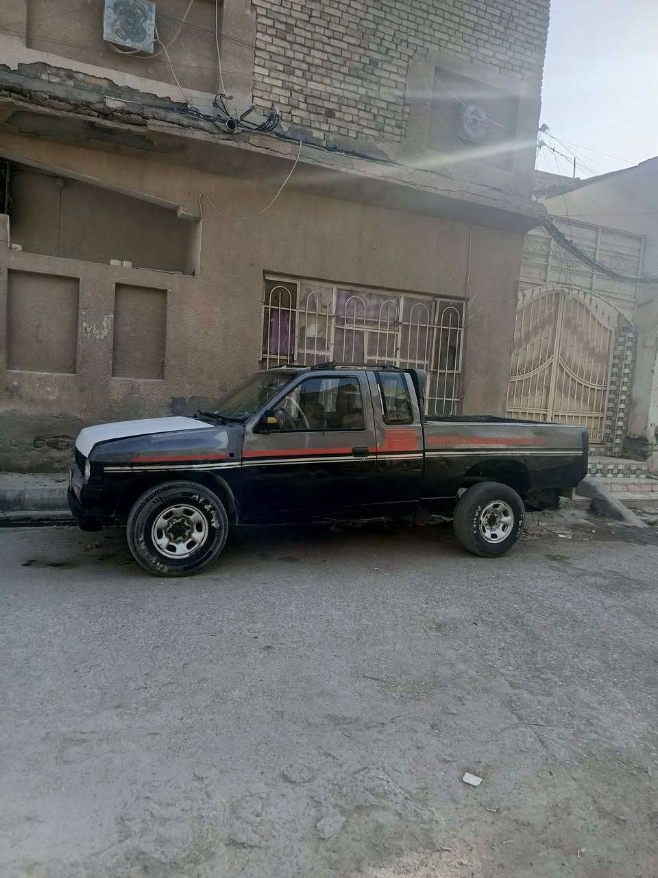 سلام عليكم للبيع او مراوس نيسان D21 فورويل محور ونجي 4 رقم ذي قار بسمي الماني مشروع وطني مكينه تنقص كير زين حداديه زينه شاصي بي تعمير شغل باجات  السياره شوف العين اتكفل بالاصوليات السعر 30 وبيه مجال مكاني ذي قار الشطرة 
رقم ***********
