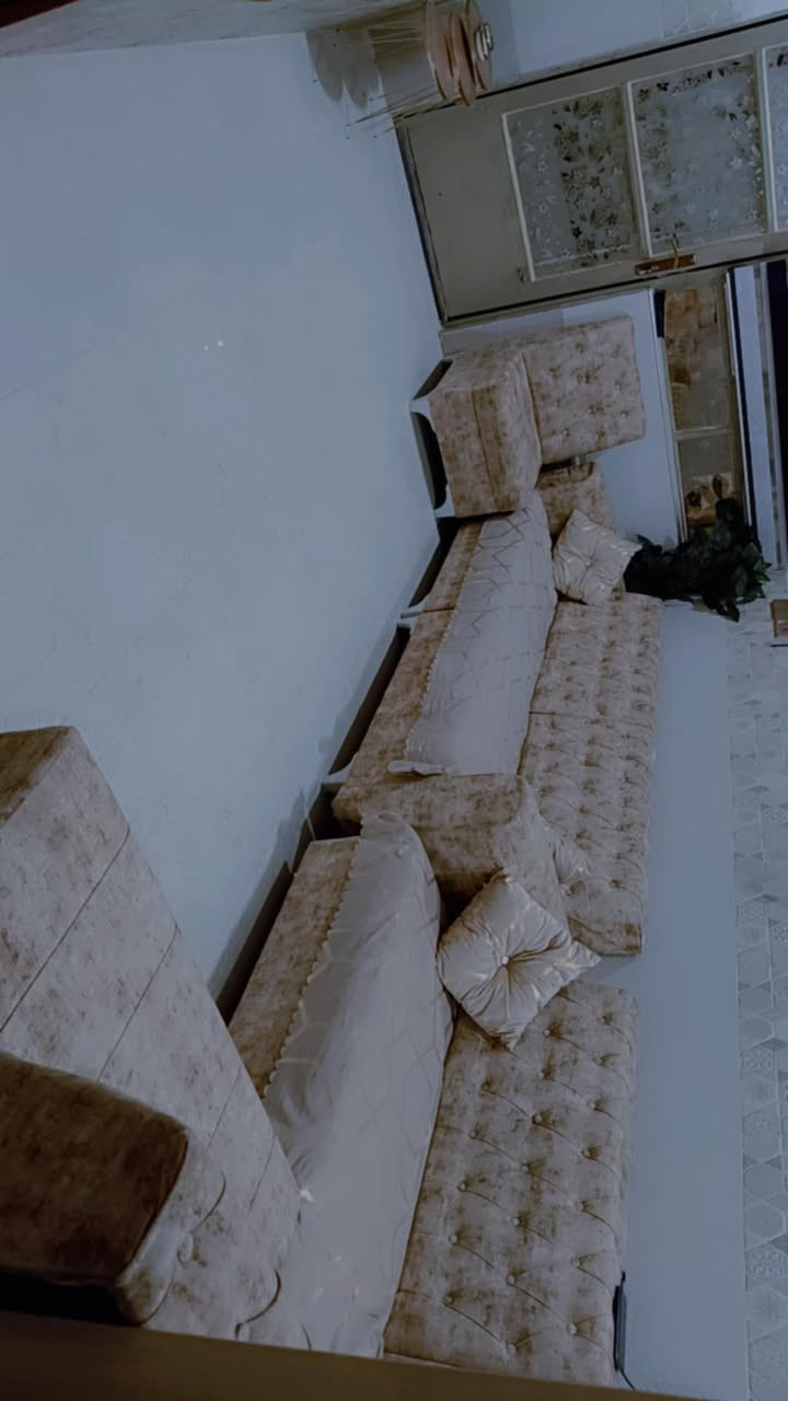 ديوان جديد نضيف اي عيب مابينو ب180 الف عنوان حي سماح


**إذا كنت صاحب هذا الإعلان وتريد حذفه لأي سبب، رجاءا أرسل رسالة إلى الدعم الفني**