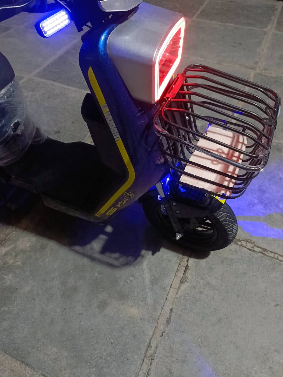 دراجة شحن للبيع  نوع R7 موديل 2025
نظام البارك p بصمة وشحن فل بطاريات 32امبير
سعرها 480 شراي اتصل على الرقم ***********
