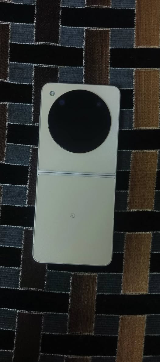 Libero Flip
دبل شاشة 
دبل سيم كارت 
بصمة وجه اصبع سريعة
كامرات فول HD
ذاكرة 128 رام 6
الجهاز مكفول من كلشي ممفتوح نضافة فول 
سعره 325 الف 
يوجد توصيل📮 حسب اتفاق❤


**إذا كنت صاحب هذا الإعلان وتريد حذفه لأي سبب، رجاءا أرسل رسالة إلى الدعم الفني**