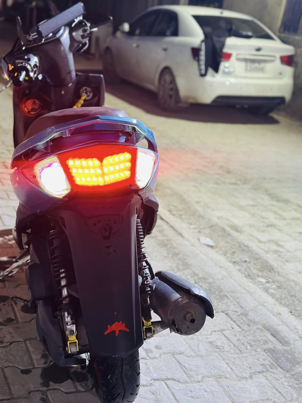 سلام عليكم سكنز💙 فحل كابريتر دراجه بلاديه كلاجات رياضي دراجه مصالي 4 اشهر من نزلته وموجوده صوره مالته من اول يوم له نازله دراجه مابيه ي نقص بس نقصه تيرشه وحده وهاهيه ويلات احمر  مكينه مامفتوحهً ولا تبخير ولا تاخير بلتشغيل دراجه بي وقت نكره نضافه كفرات100/70 رايده مراوس او لبيع وهاذه  رقمي *********** مكاني بغداد لحريه ثانيه مًوجود وتساب عل هاذه رقم👆🏻💙
