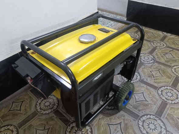 للببع مولد استرا كوري باب الاول 15 امبير ملف نحاس مولد كلش جديده ما داخله اي تصليح تتشغل سلف وحبل شغاله وجاهزه بعدهي ع وضع اشركة سعر 150 مكاني بغداد وعندي توصيل *********** بغداد
