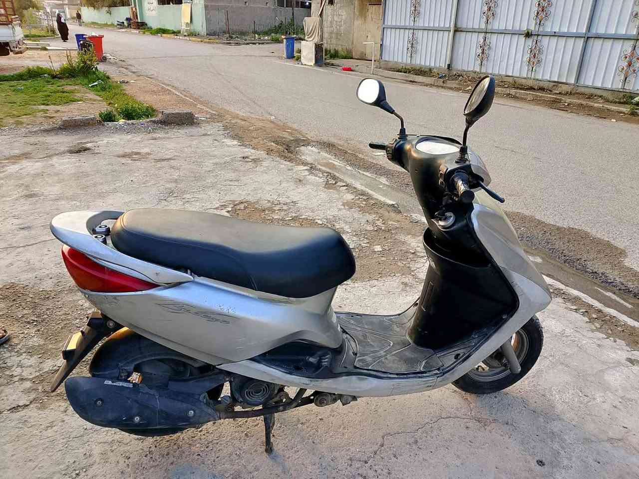 متاح
دراجة بريز صورها واضحة تشتغل فقط هندر
 لان الباتري كاعد س 550 مكاني بغداد زعفرانية ***********
