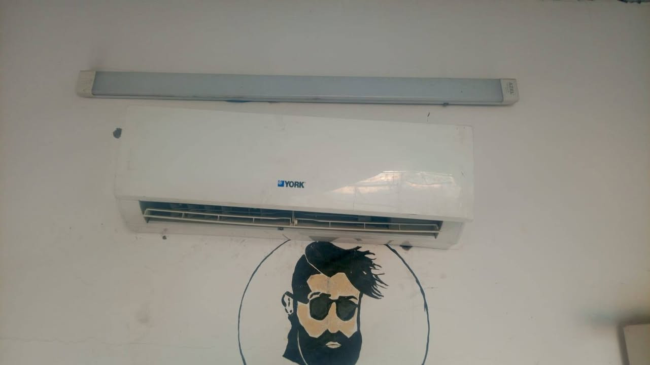 سبلت طن واحد مال محلات لو غرف صغيره رقمي ***********
