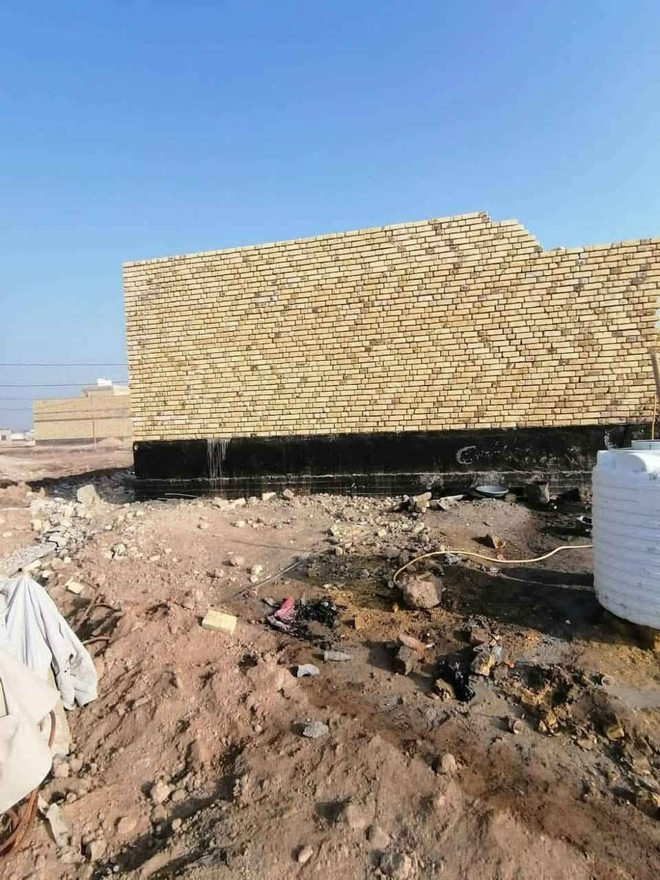 خلفه بناء متفرغ مكاني سوق الشيوخ ***********
