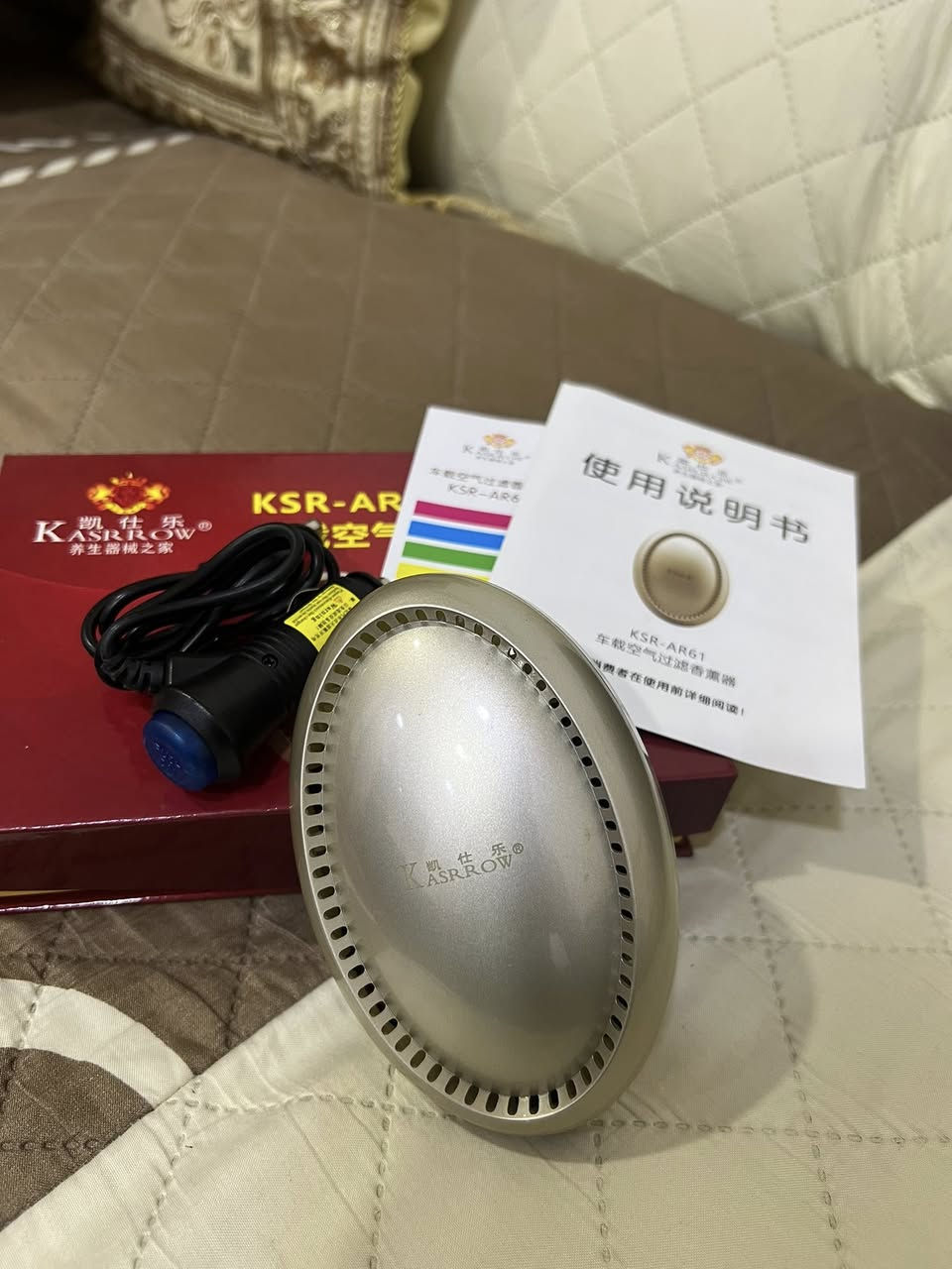 ينقّي هواء السيارة من الروائح.
• يعطي تعطير خفيف داخل المقصورة.

 • بعض النسخ تعتمد فلترة + مادة عطرية (ليس مكيّف هواء ولا مروحة يرتبط بفتحات مكيف ) 

• الجهاز الرئيسي (الشكل البيضوي).

 • وصلة ولاعة السيارة 12V للتشغيل

السعر 15 الف 

الرقم للحجز واتساب ***********
