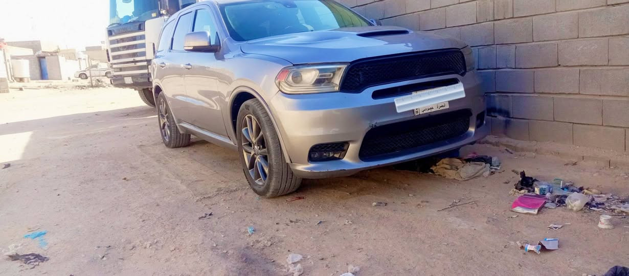 بيع مستعجل لغرض الحاجه سياره مال جناي دورنكو موديل 18اصل بصره تحويل مباشر ماشيه 76فول مواصفات داخل عسلي حادث صفحت العبري بيبان ثنين تبديل وصبغ شواصي وقماره مكفولات سياره مال جناي 7راكب محرك 3600جديد ***********سعر 140وبيها مجال
