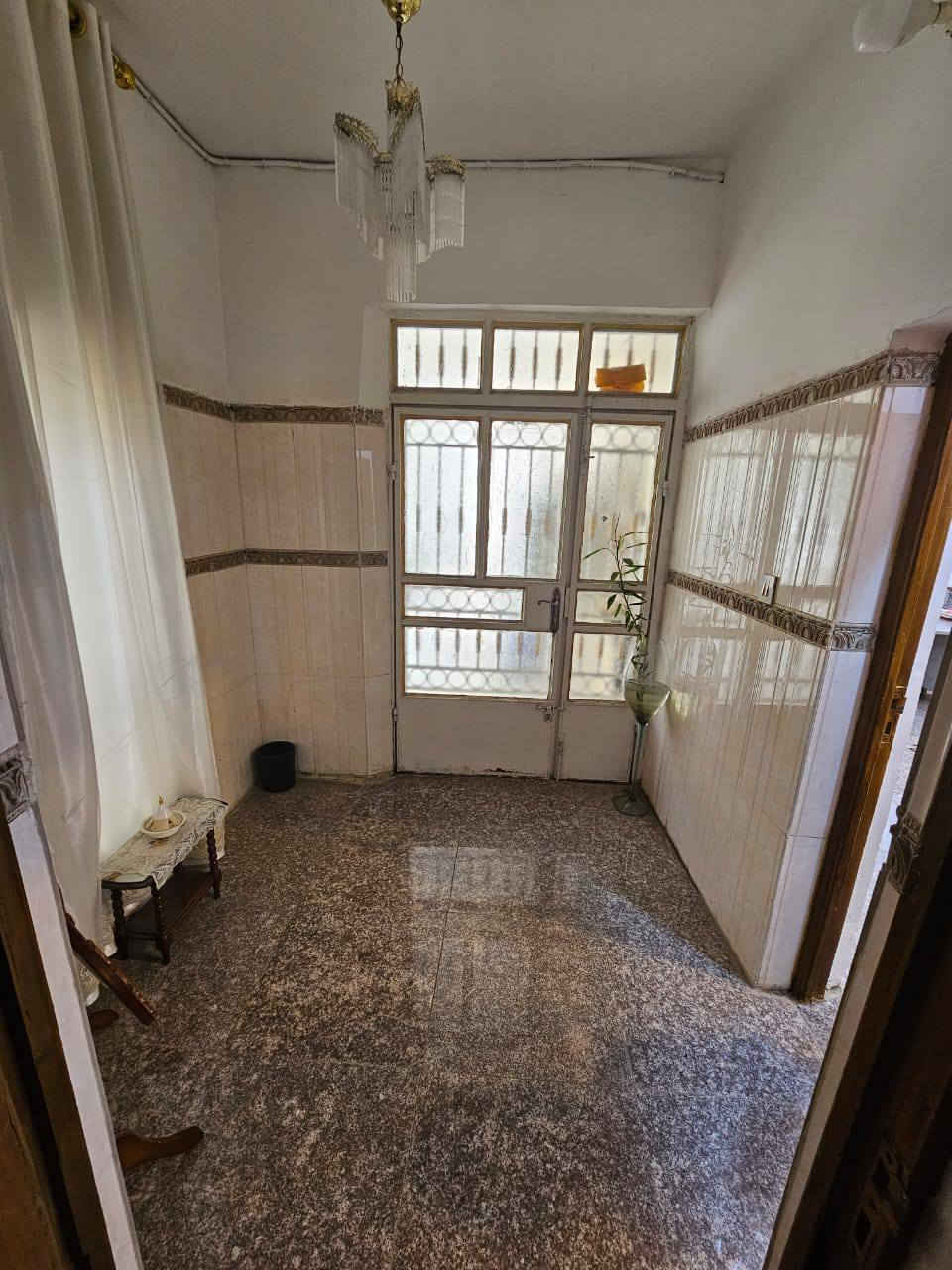 بيت طابو زراعي سند 25 مساحه(650) متر بجانب سيد حبيب السعر 265 مليون وبيه مجال للسفسار الاتصال على الرقم التالي(***********)
