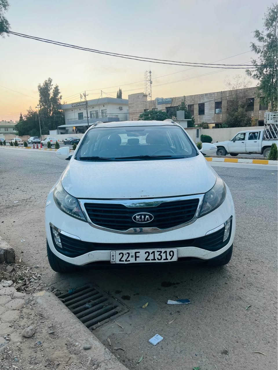KIA sportage  2012
گیڕ و مەکینە بە شەرت.. سەنەوی تازەیە.... کارتی بەنزینی هەیە... ABS..کامیرای دواوە...ئاوینە کارەبای.... بۆیاخی نیە بەس تەعدیلی ساردی هەیە...گیڕ تۆماتیک و عادی..  تەحویل براوە بەشەرت...
ژ.م..***********

KIA2012 سبورتيج  
المحرك والمحرك يشعران بالخجل من نفسيهما. إنها جديدة... هناك بطاقة وقود... ABS.. الكاميرا الخلفية... الماء الكهربائي... ليس فقط باردا... هذا أمر تلقائي وطبيعي.  التحدي هو الفوز... شمشمل, السليمانية
