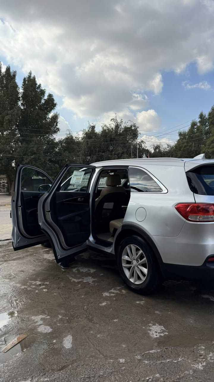 السلام عليكم 
سورنتو 2017 وارد امريكي 4سلندر السيارة نضيفة  والسونار موجود للبيع او المراوس بجارجر مع الفرق 
السعر 165 وبيها مجال
 موجود واتساب ***********
