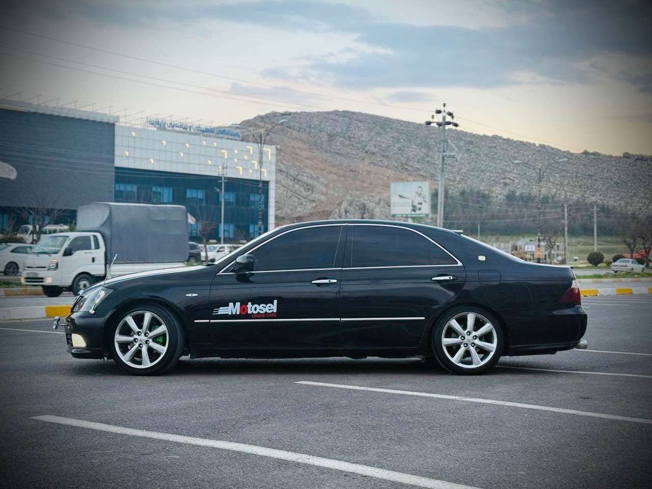 توێتا کراون شاهینە GRS
بڕاوە بڕاوە ✅
مۆدێل  2007 ✅
سەیارەکە کامل سپۆرتە ✅
عەتەلی TRD بۆ بەستراوە ✅
بەسمە ڕەساسی ✅
دوو دوگمە ✅
گێڕ گەورەی مەکینە بچوک ✅
واتە گەورە بە بچوک ✅
بێ دەعم و لێدران ✅
کەڤەر گۆراو نییە ✅ 
گێر و مەکینە بەشەرت ✅
سەقفی بۆیاغ نییە ✅
تەبرید ساردی و گەرمی بەشەرت ✅
تەقەو رەقە بەشەرت ✅
کامل کارەبایی بەشەرت ✅ 
چوار تایە و ویلی لۆک ✅
سەیارەکە بەرمەجە کراوە ✅
ساڵۆنسای سپۆرتی بۆ دانراوە ✅
***********
*********** Singapore
