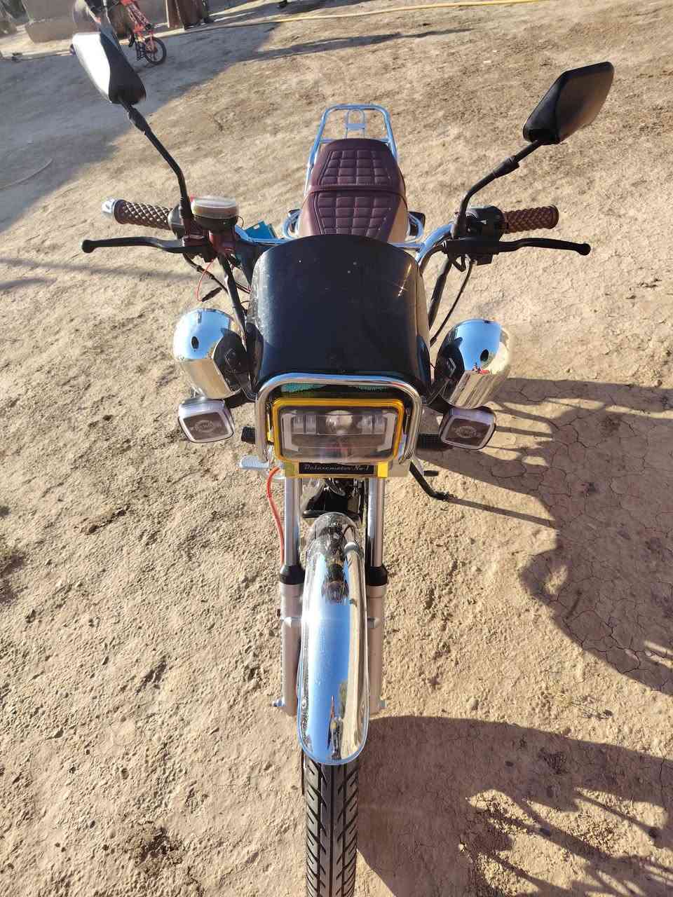 السلام عليكم دراجه سيفان موديل 25 للبيع المكان حمزه الغربي الخميسيه الغزالي *********** ♥️📞📞
