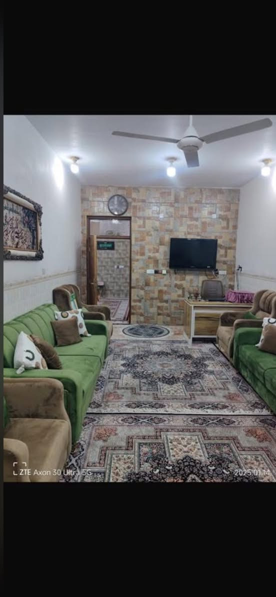🏠 للبيع - بيت حديث في حي أور 600
📐 المساحة: 202.5 متر
📏 الواجهة: 6.75 م | الطول: 30 م
🔹 مواصفات الطابق الأرضي:
كراج + مطبخ (2.5×7)
استقبال (3.5×7)
صالة + منور
غرفتان (3.5×6)
حمام مشترك
🔹 الطابق الثاني:
3 غرف نوم
حمام مشترك
بيتونة + سطح يحتوي على شتايكر
التتريك: 2 متر
🧱 التشطيب: مرمر وسيراميك إلى السقف
🏗️ البناء: حديث 2018
📍 الموقع: حي أور 600
📞 للاستفسار:***********
