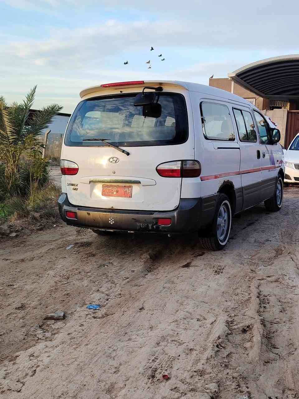 سلام عليكم ستاركس 2007 مكينه لا بخار ولا تنقيص كير مشروط و أكسن دخم تايرات جدد الاحد لو الاثنين أشد أرقام انكليزي بأسمي السياره. ... السياره مكفوله من الصبغ والضربهه السعر 75مابيها كل مجال***********العنوان ديوانيه سنيه
