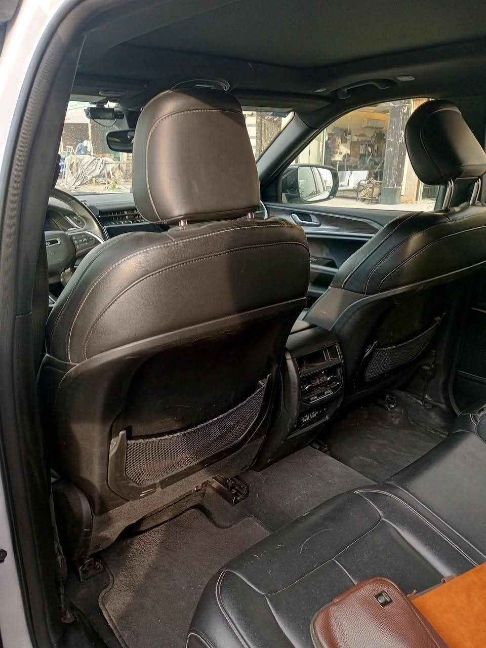 جيب 2024 هايبرد 5 راكب 2000توربو لمتد

ماشيه 30 الف 

1- بنوراما

2- شاشتين

3-رادار خلفي

4-رادار امامي

5- حساسات خلفية

6-تدفئة كشنات امامي

7- تدفئة ستيرن

8- كشنات امامي كهرباء

9- رادار تحديد مسار

10-لايت زنون

11- جنطة كهرباء

12- لايت خلفي لد

13- خزن وضعيات الكشن

14- بصمة + دخول ذكي

للاستفسار ***********

مكان السيارة بغداد  الكرخ
