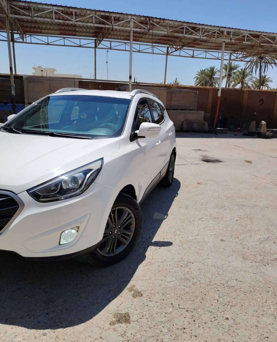 توسان 2015 خليجي كفاله من الصبغ و التبديل كير ومكينه كفاله وبدون فتح تحكم استيرين تبريد قطعتين باقي الموصفات المعروفه محرك 2000 دوش حداديه جديده  تخم تاير رقم بابل العنوان حله مركز المدينه للأستفسار الاتصال *********** ***********
