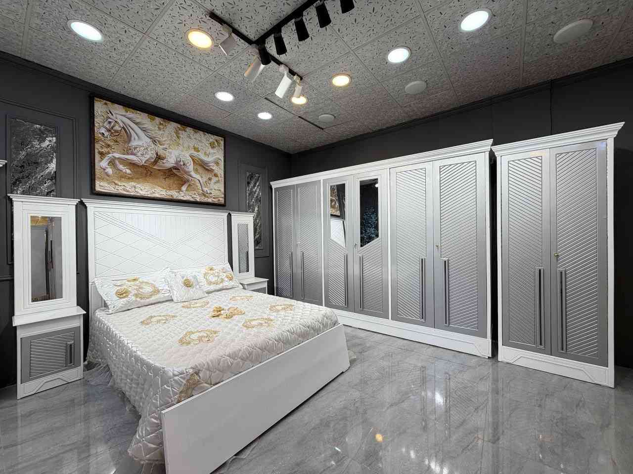 إذا تفكر بغرفة نوم تكون مرتبة، أنيقة، وتعيش سنين؟
الغرف “مرمر”  العراقية الي موجوده عدنه تجمع الذوق والجودة ✨

يوجد توصيل لكل محافظات العراق اختار وانت مطمئن 🚛
للعرسان الجدد أو اللي يريدون يجددون بيتهم…
اختاروا مرمر، لأن الصراحه الراحة تبدي من غرفة نومكم ❤

• السعر 950 الف فقط
• تتكون الغرفة من 7 قطع
• قطعتين اضافيه حسب الاختيار
 شازلون وطابوريه بسعر 50 الف فقط

اختار الموديل الي يعجبك ونرسلك مقطع للغرفة بي كل التفاصيل والقياسات 
للحجز مراسله خاص او واتساب راح نكون بأنتضاركم 💗


**إذا كنت صاحب هذا الإعلان وتريد حذفه لأي سبب، رجاءا أرسل رسالة إلى الدعم الفني**