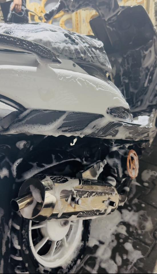 السلام عليكم ماكس عدله محركها49 بلادي مامفتوح من رمبه اجت مزوده دراجه حلوه ونظيفه احلى من صور رقمي *********** مكاني بغداد
