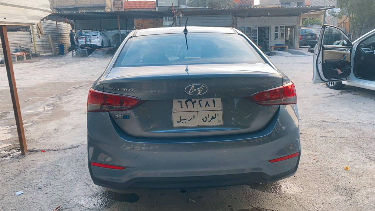 مساكم الله بالخير والعافية أكسنت 2020 مكينة 1600 دوش تحكم استيرن جهتين گير اي تي ام داخل اسود تخم ويل اسود تخم تاير حادثها بنيد وجاملغ فقط مثل موضح بالصورة ماشية 70 الف 
مكينة وگير وحدادية وباتري كله جديدة 
السيارة اصيلة وجاهزة السعر( 107 $ ) وبيها مجال بسيط . ***********
