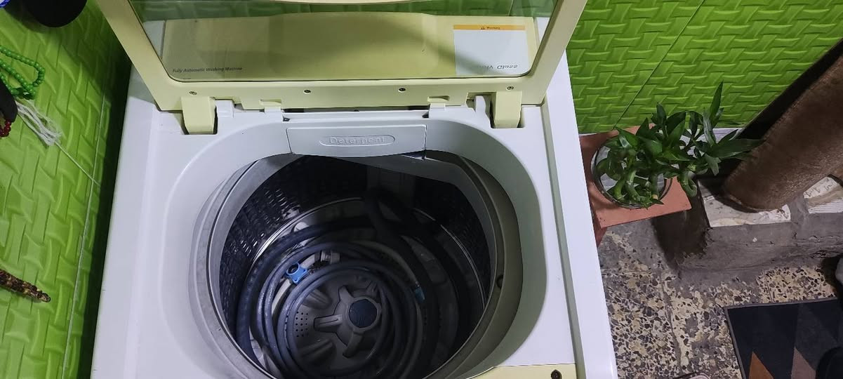 سلام عليكم عندي غساله سامسونج 12 كيلو اعتقد وجبه اولى حتى مااعرف اشغله مكاني مدينه الصدر قطاع 56 رقمي *********** سعر 75 نظيفه بغداد, العراق
