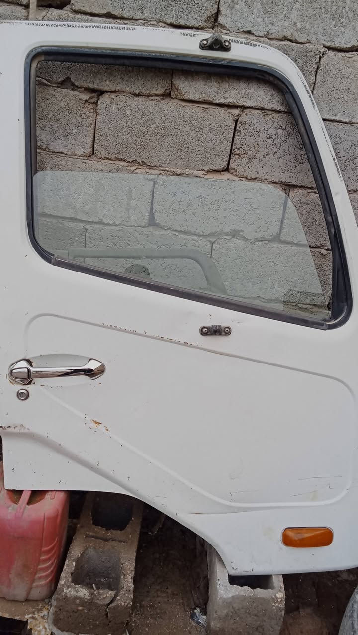 للبيع
باب فوزه كرستال 
بنيد كرستال 
كيجات كرستال 
مضخة فوزه اربعه طن 
قاعدة سبير 
للاستفسار : *********** 🌹
