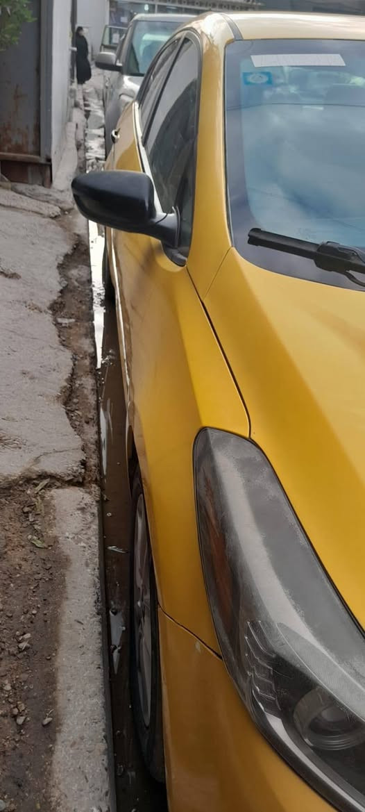 ١٧ على ايدي بسنتهه مدوشمه تبريد جديد سياره جاهزه ماشيه ٨٥  حادثه خشم البنيد من الجهه اليمنى فوق اللايت بدون ايرباك الشراي يتصل ***********

