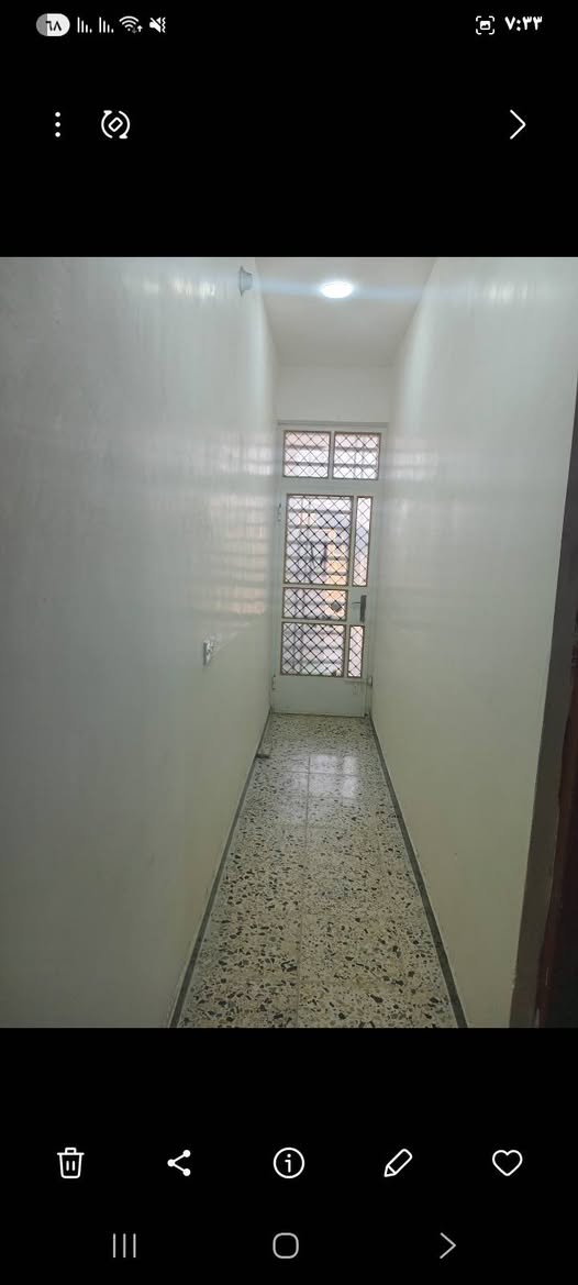 بيت ١٠٠ متر طابو صرف باسمي بناء ٢٠٢٤ طابقين معزولات كل طابق على حده ٣ غرف نوم واستقبال و٢ مطابخ و٢ حمامات كاشي سيراميك يرهم استثمار يتاحر كل طابق وحده السعر ١٢٥ مليون رقمي *********** بي واتساب
