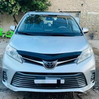 تويوتا سينا 2019 للبيع سياره باسمي  رقم بغداد انكليزي  ضررها جاملغ خلف...