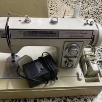 مكينه براذر نضيفه ومرتبه مال بيت سعرها 250 وبيها مجال للاستفسار 077028...