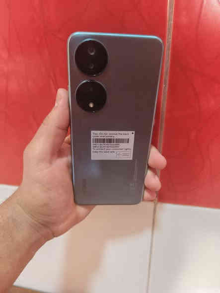 سلام عليكم موبايل هونر 70 جهاز نضيف وع نضافت الشركه بطاريه 95 ‰ اخذته ب250 بس محتاج فلوسه ورايده ب150 
جهاز بعده جديد ونضيف حيل وع فحص وين تحب تفحص افحص مكاني الرمادي ***********
